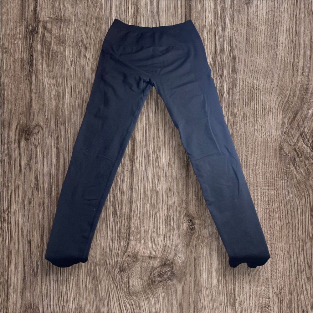 Aurola Black Seamless Scrunch Leggings – No Tag (Fits Small/Medium)